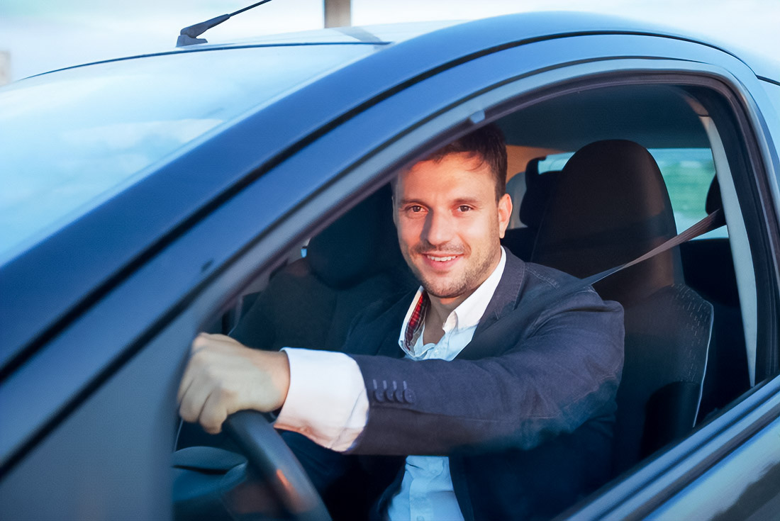 Dubai Winter Traffic Patterns and Why They Push Professionals to Hire Drivers